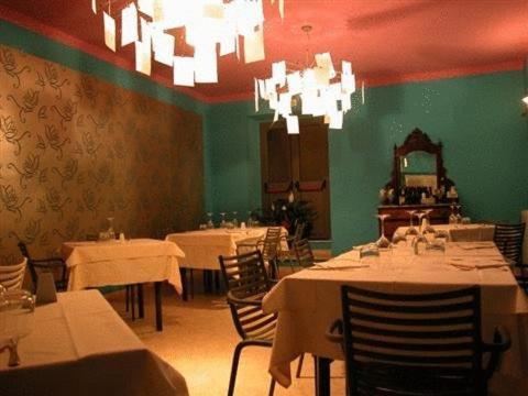 Albergo Lavagnese 라바냐 외부 사진