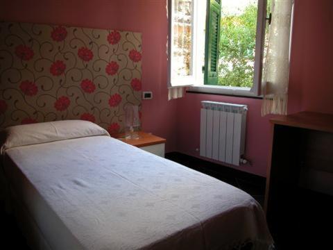 Albergo Lavagnese 라바냐 외부 사진